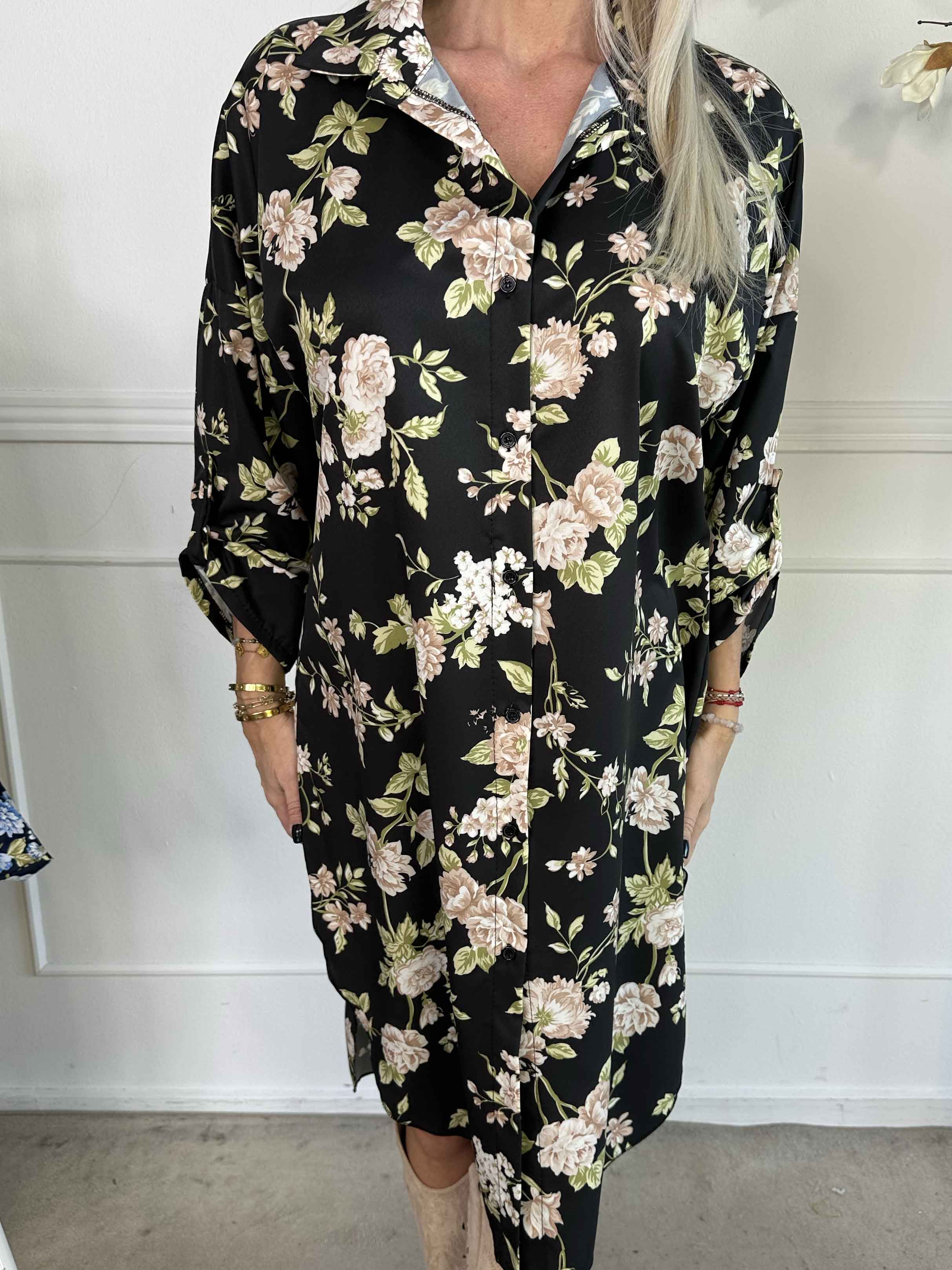 Jessica - Skjortklänning i viskosblandning med spetsrosor